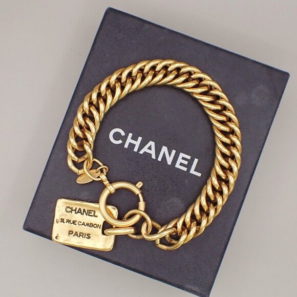 CHANEL Logo 31 Rue Cambon Charm Chain Bracelet Gold France Accessory authentic